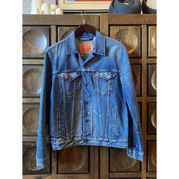 LEVI'S DENIM TRUCKER JACKET NEW W/O TAGS - Picture 1 of 9